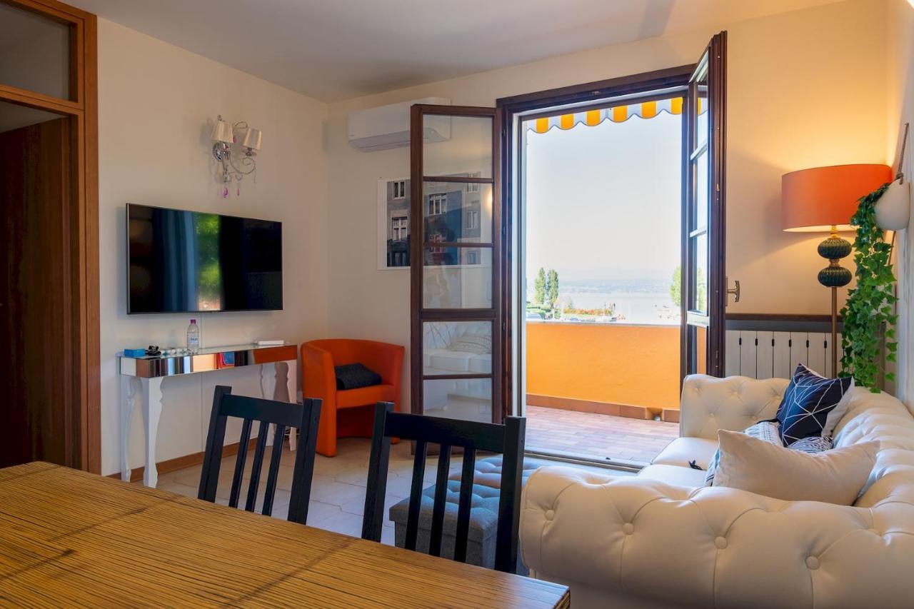 La Casa Sul Porto - Italian Homing Lägenhet Sirmione Exteriör bild