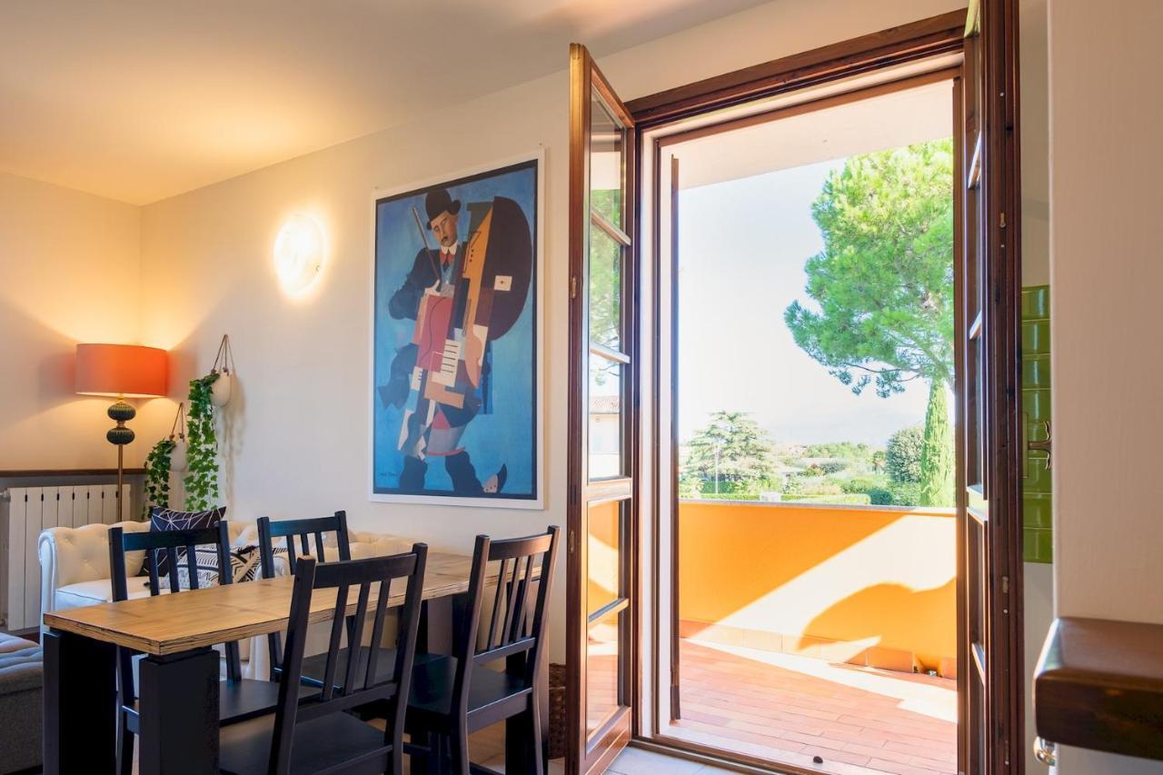 La Casa Sul Porto - Italian Homing Lägenhet Sirmione Exteriör bild