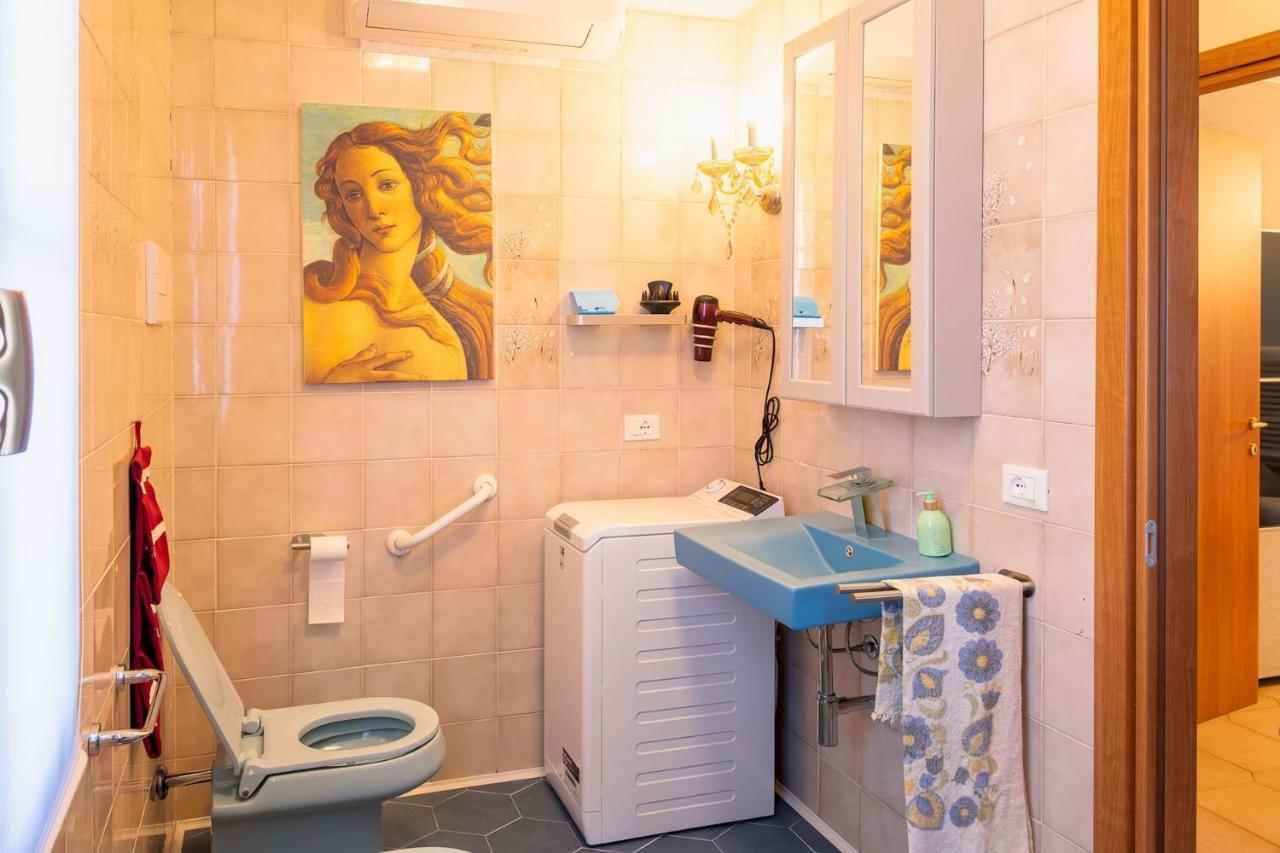 La Casa Sul Porto - Italian Homing Lägenhet Sirmione Exteriör bild