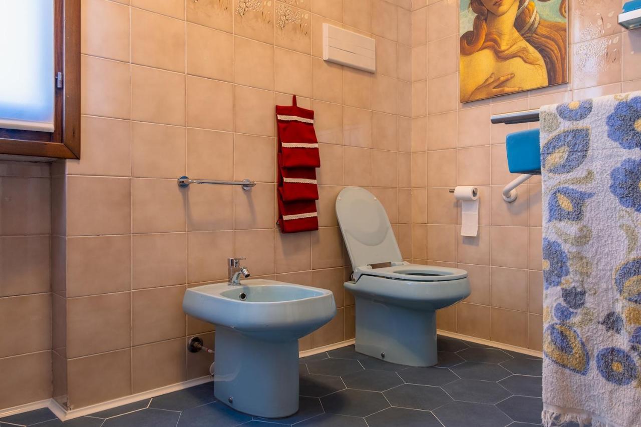 La Casa Sul Porto - Italian Homing Lägenhet Sirmione Exteriör bild